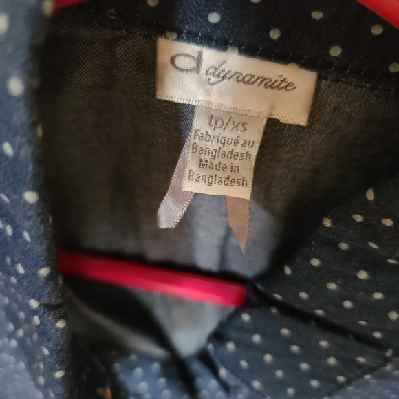 Dynamite Sleeveless Denim Front Tie Snap Button Top XS - Picture 2 of 6